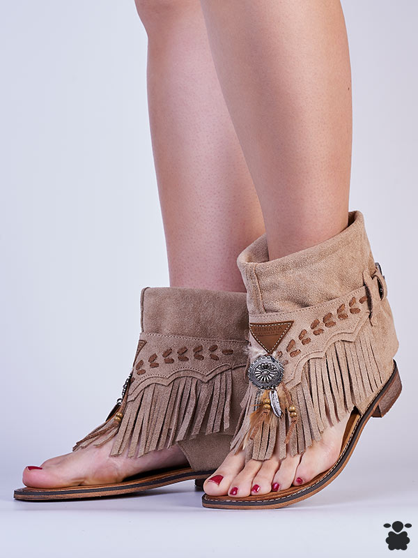 Sandalias boho color beige, estilo bohemio - Oveja Bohemia