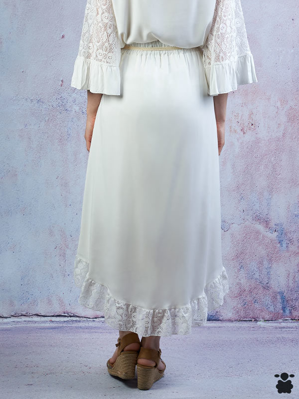 Falda boho asimétrica blanca y dorada