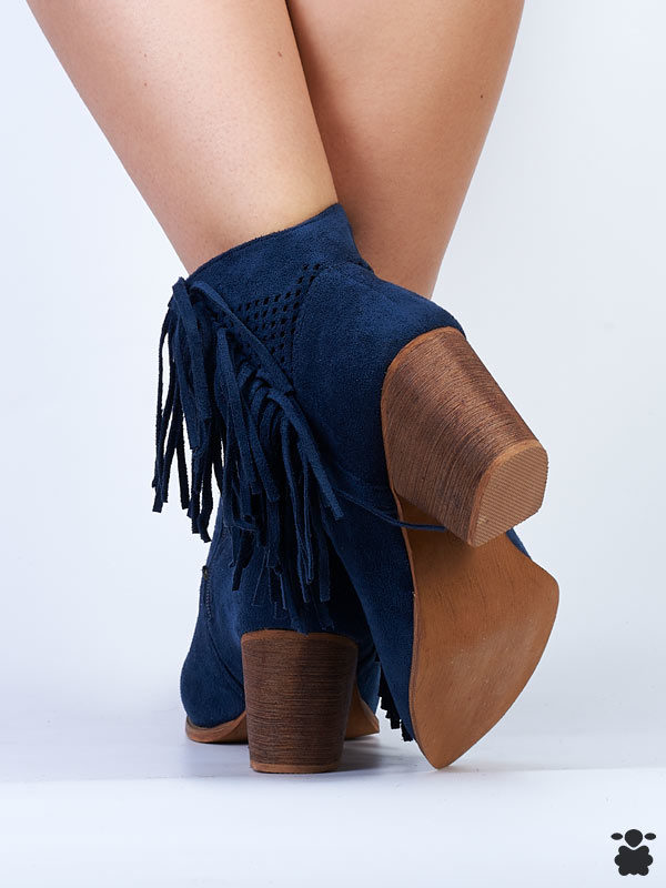 Botines boho chic con flecos en color azul