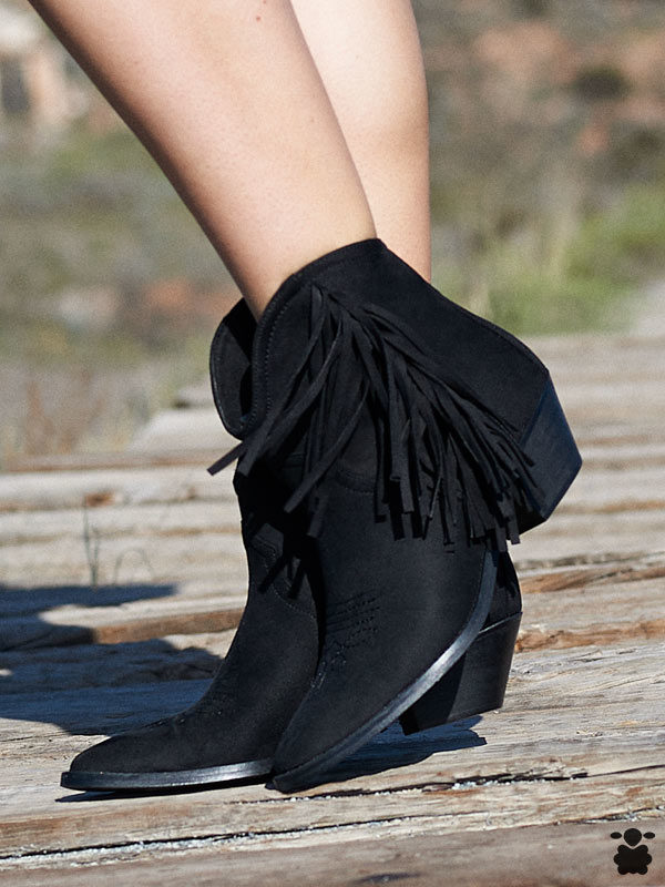 Botines camperos bajos negros