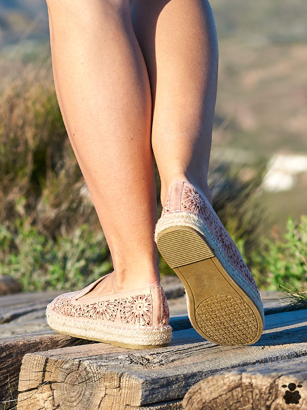 Alpargatas boho caladas rosa