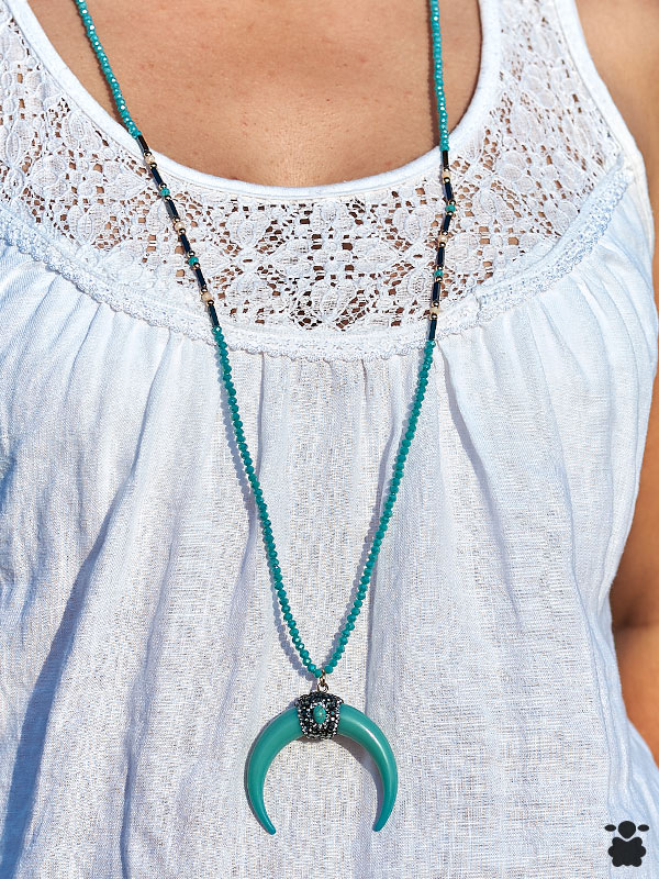 Colgante boho chic cuernos turquesas