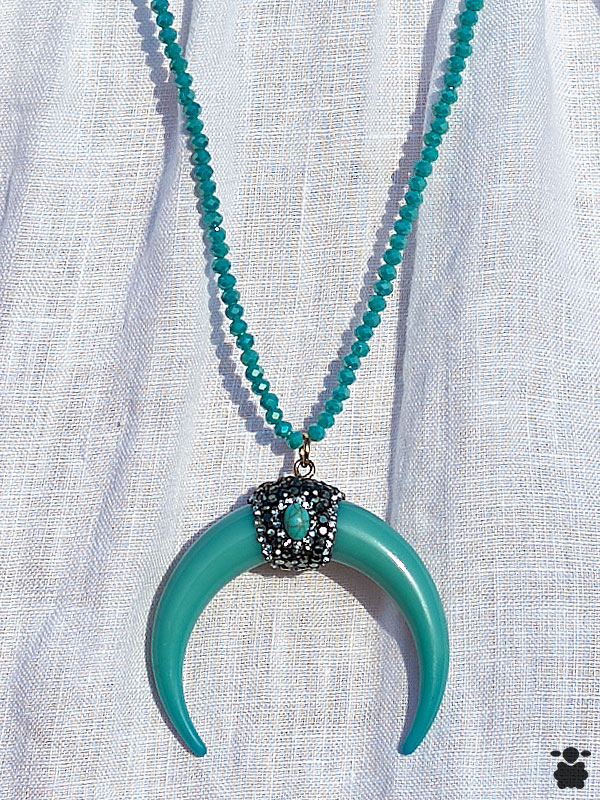 Colgante boho chic cuernos turquesas