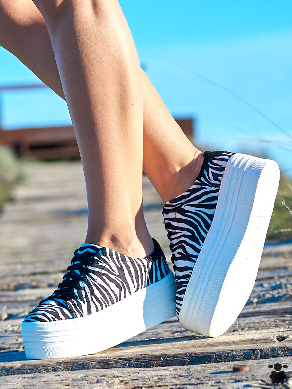 Deportivas boho estampado cebra