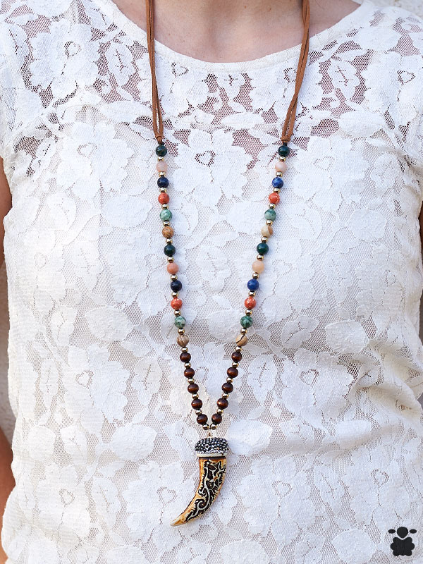 Colgante boho colmillo