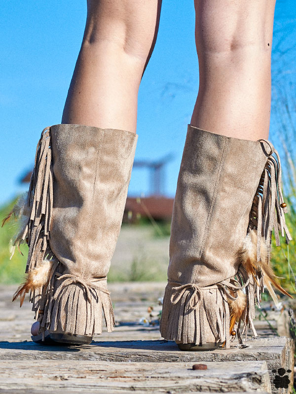 Sandalias altas boho beige con flecos Sandalias altas boho beige con flecos