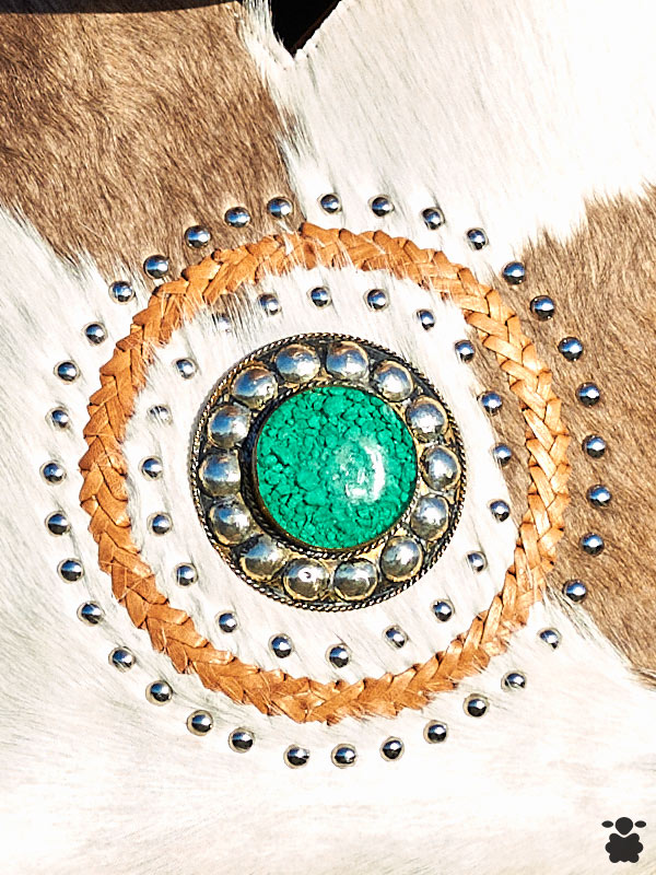 bolso-bohemio-piel-motas-canela1 Bolso piel Camel y Blanco con Motas Canelas - Imagen 2