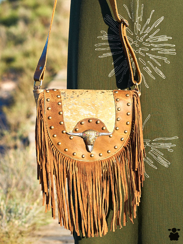 bolso-camel-western-piel Bolso bohemio de piel western - Imagen 1