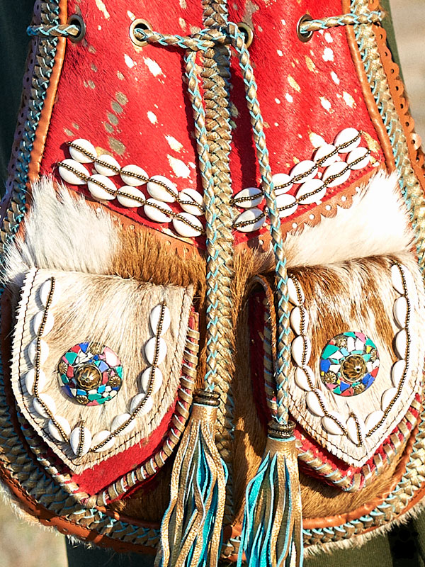 bolso-piel-verde-rojo-blanco-camel-caracola1 Bolso piel rojo camel blanco con Caracolas - Imagen 2