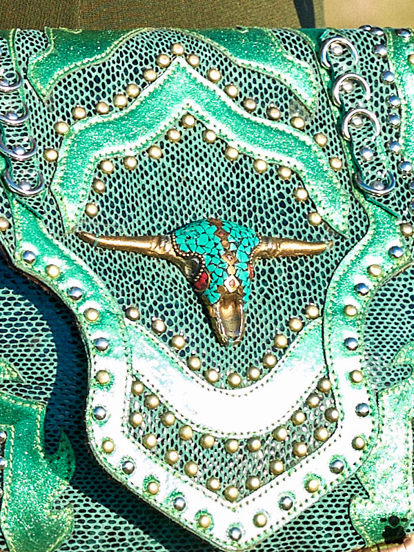 bolso-piel-burdeos-verde1 Bolso bohemio de piel color verde - Imagen 2