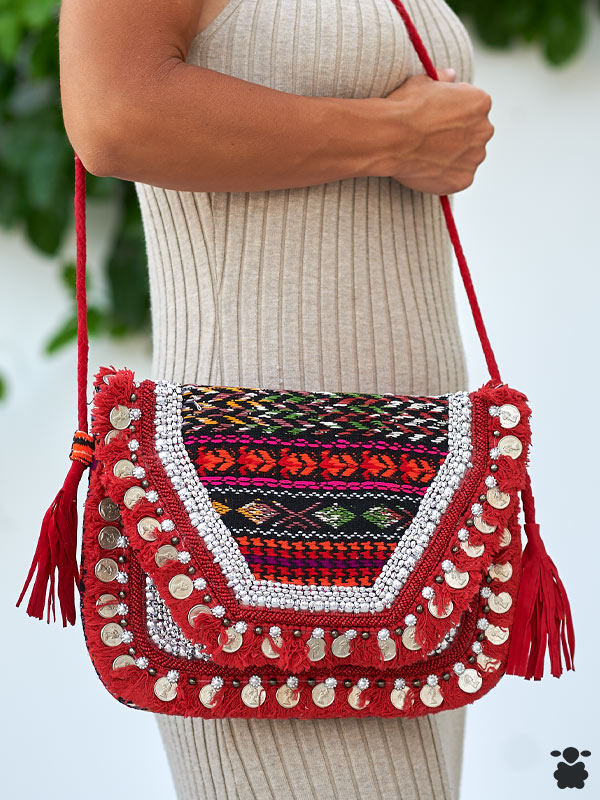 Bolso bohemio monedas rojo con bordados coloridos y adornos metálicos