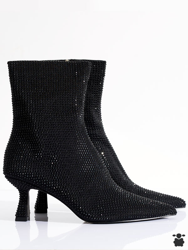 Botines de cristales negros